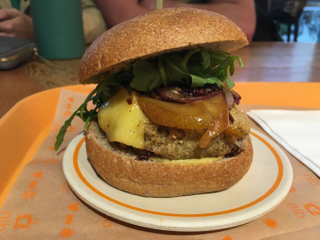 Next Level "Pomme Fromage" burger