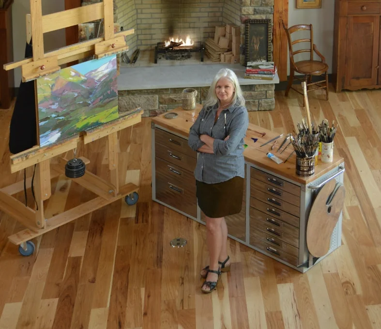 Putnam_posedinstudioWEB.jpg