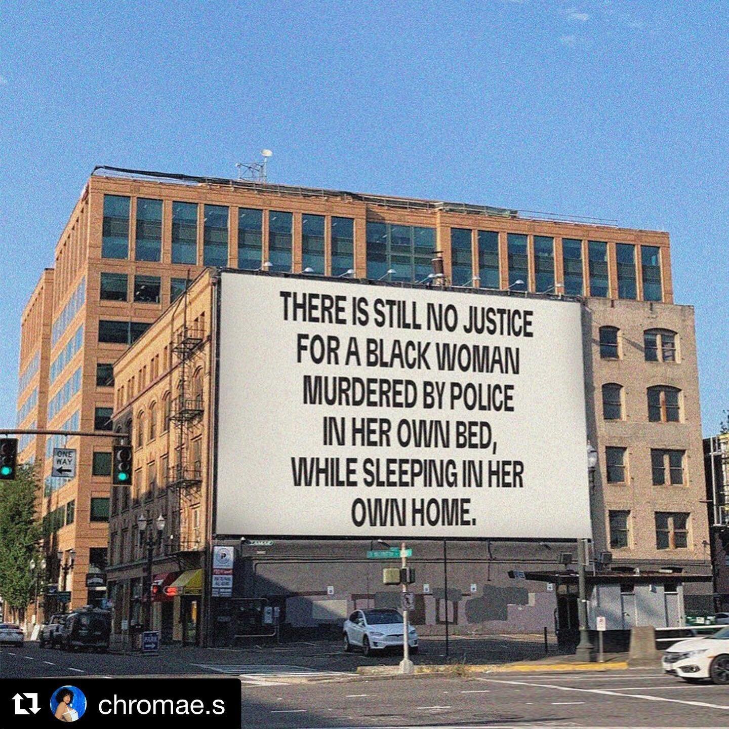 #breonnataylor #justiceforbreonnataylor 

#Repost @chromae.s
・・・
Since all im seeing on my TL are drake videos and avocado toast pictures here&rsquo;s a reminder. 

I&rsquo;m not seeing anything about Breonna Taylor anymore. There is still no justice