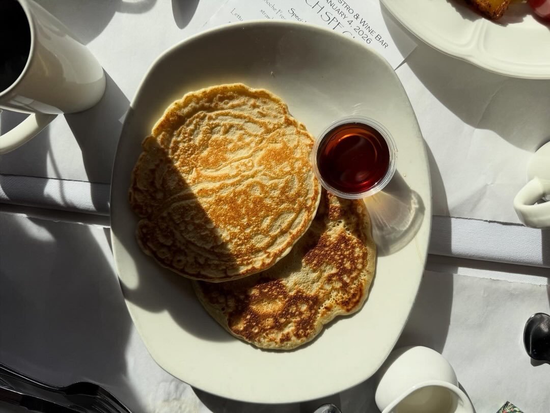 The first brunch of 2026 was Jan 5th at @cafetouchechicago and was SPECTACULAR. also, did you know that a vegan BLT is just an LT? Of course you did. #tablepancake #brunch #cafetouche #latergram #purplerain