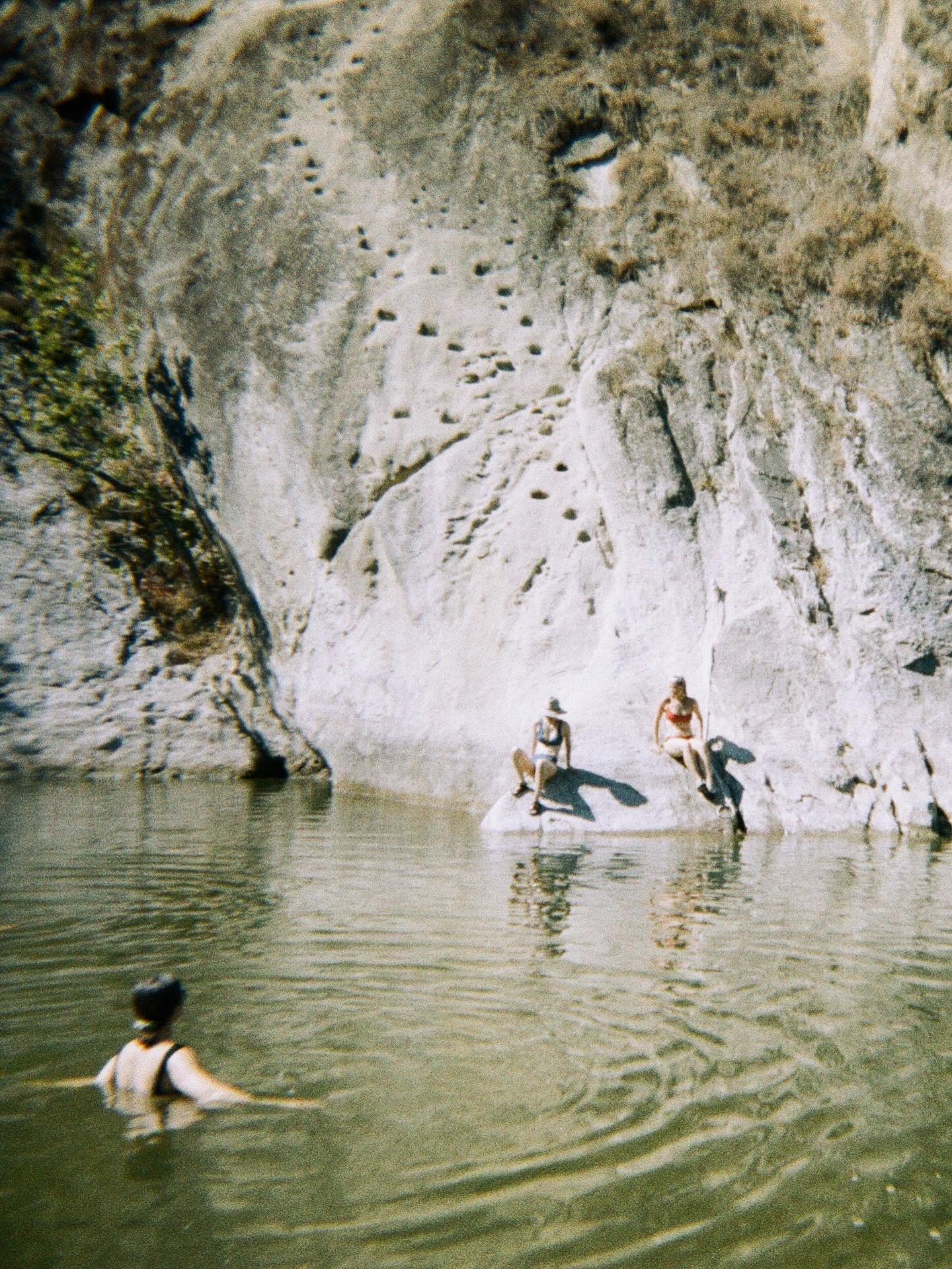 Disposable film snaps from last year&rsquo;s Autumn Equinox Retreat ✨ Looking forward to more swimming and dyeing and eating and togetherness in the outdoors at this year&rsquo;s retreat (save the date ~ Sept 25-27)