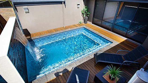 Small cascading pool