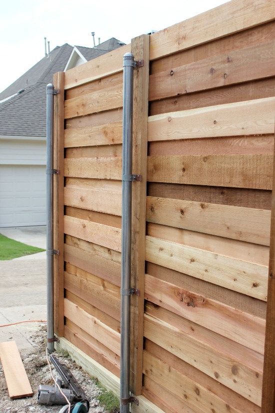 recycled pallet fence