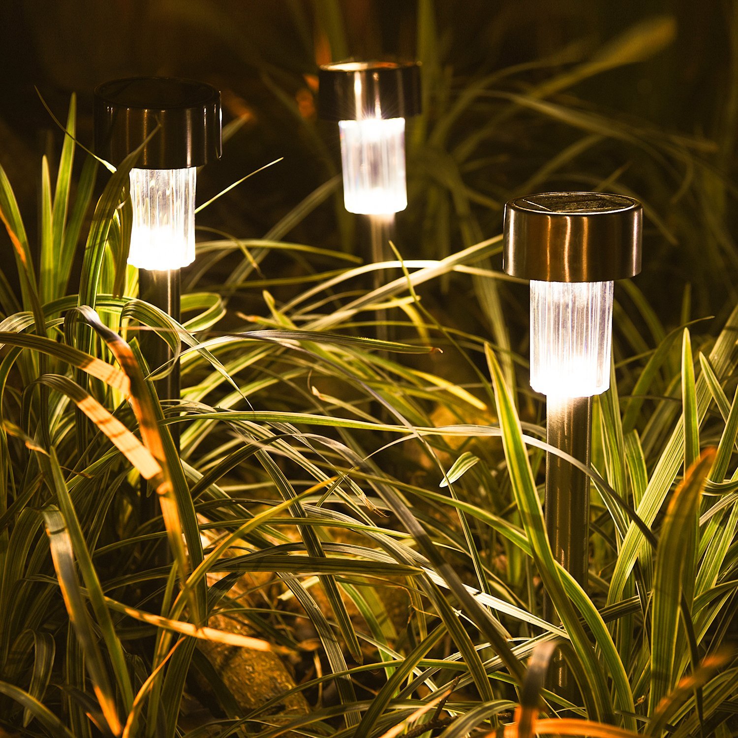 18 Striking Outdoor Lighting Ideas and Designs — RenoGuide ...
