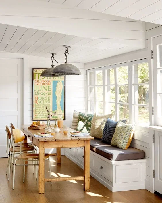 country cottage dining room