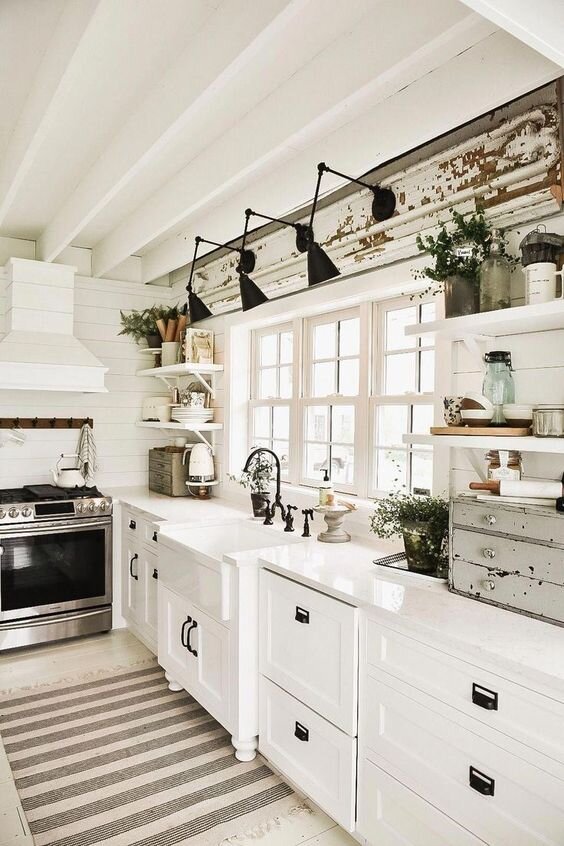 50 Beautiful Farmhouse Kitchen Ideas, Farmhouse Kitchen Lighting Over Sink