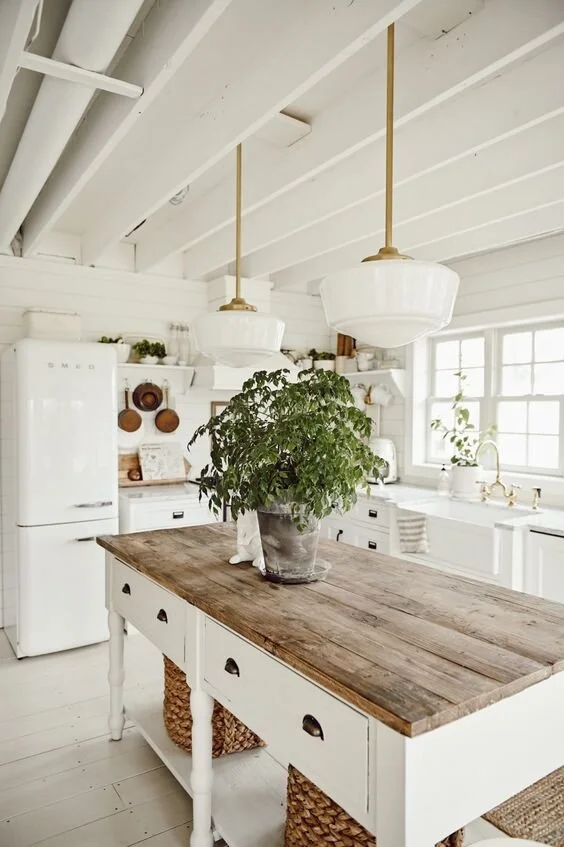 50 Beautiful Farmhouse Kitchen Ideas and Designs — RenoGuide ...