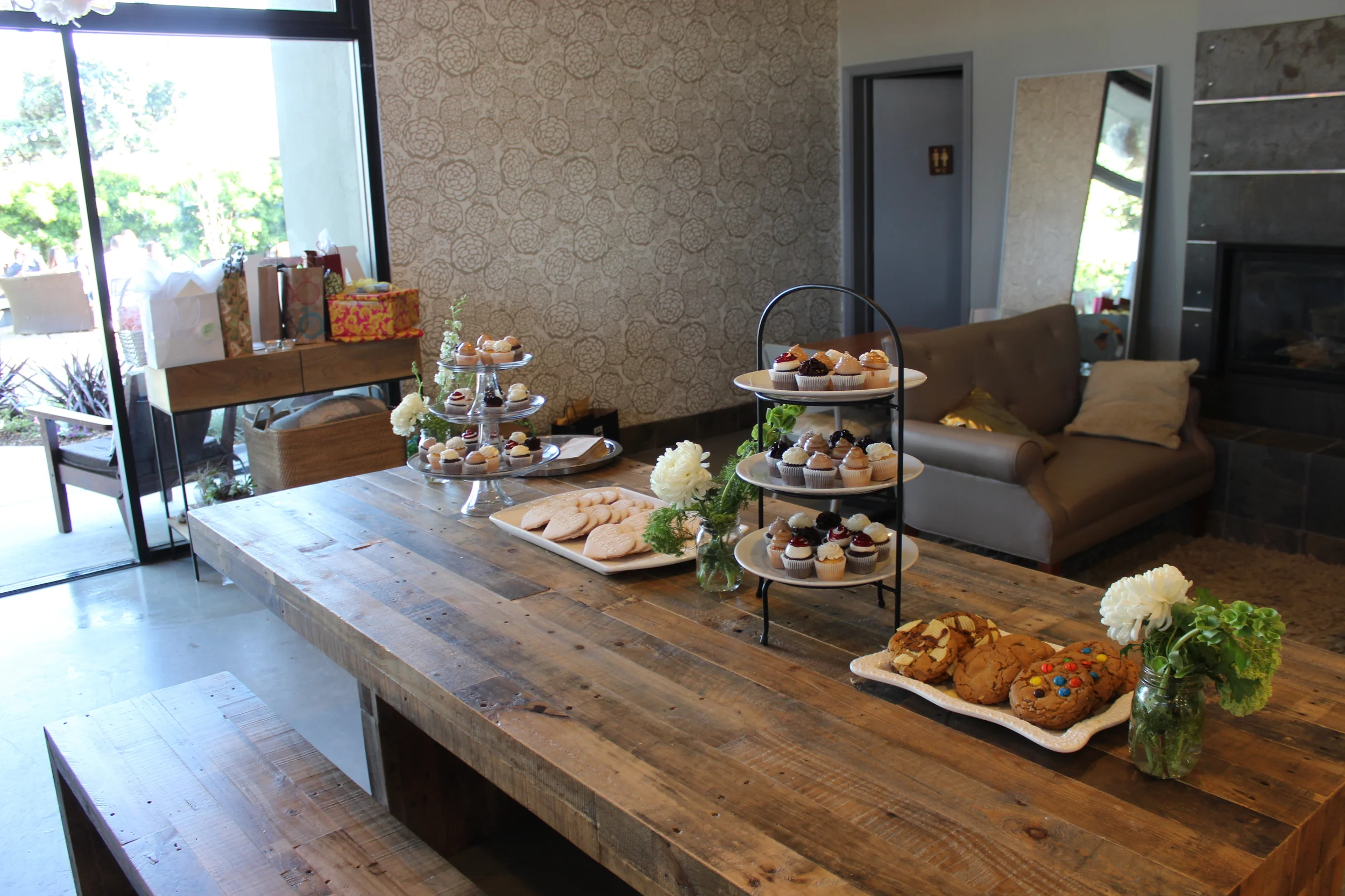 dessert_table.JPG