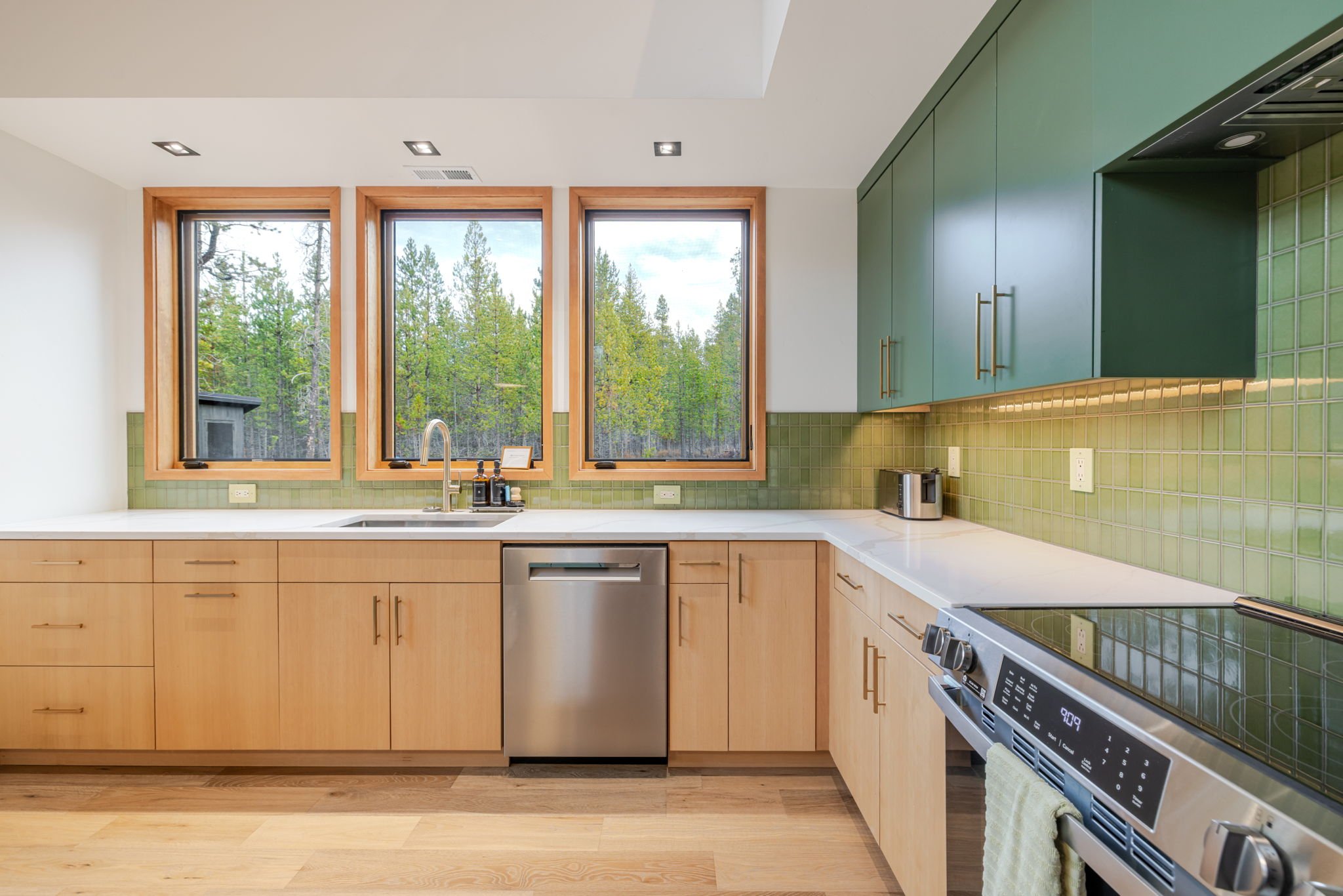 10-web-or-mls-17262 Lodgepole Lane-11.jpg