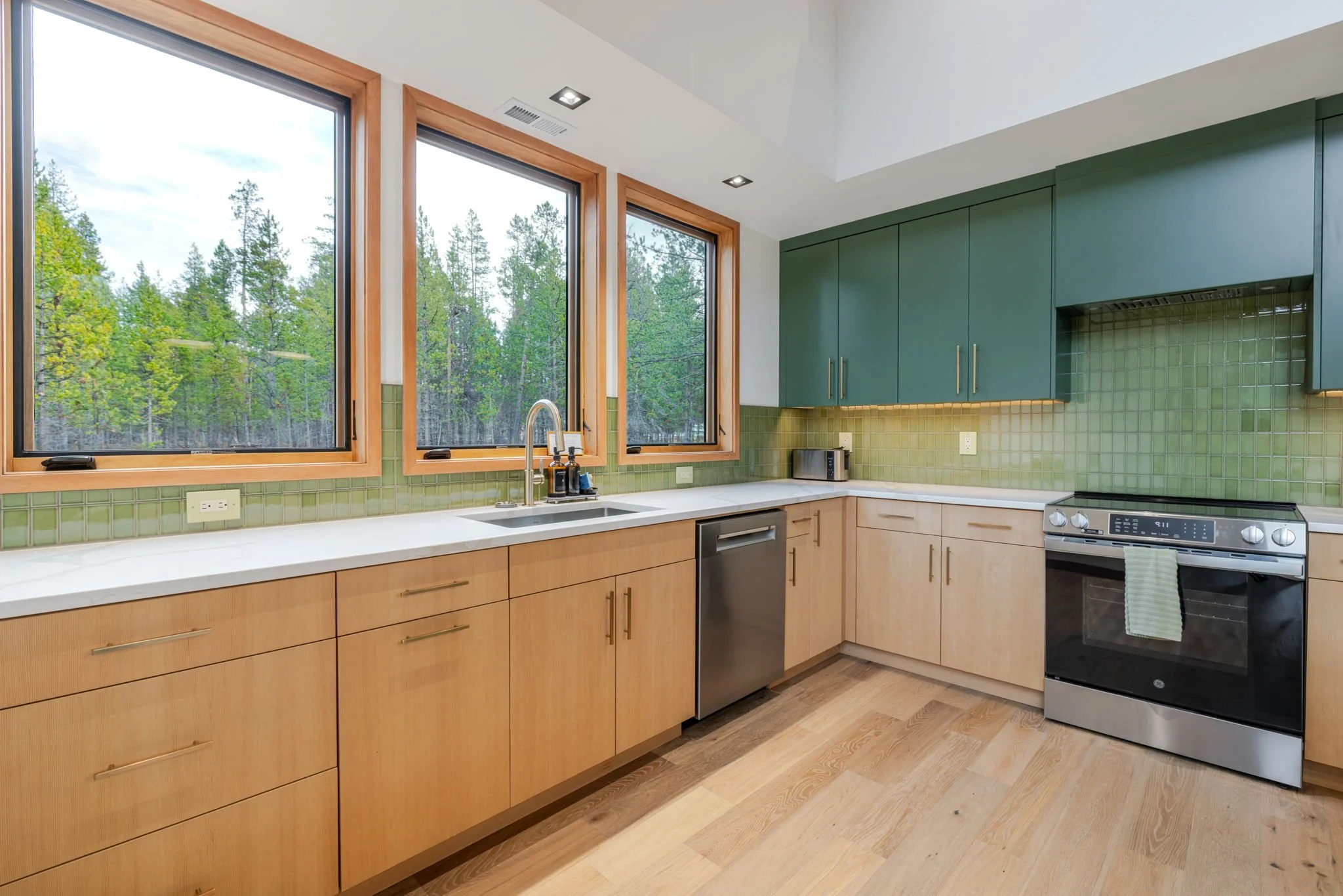 12-web-or-mls-17262 Lodgepole Lane-13.jpg