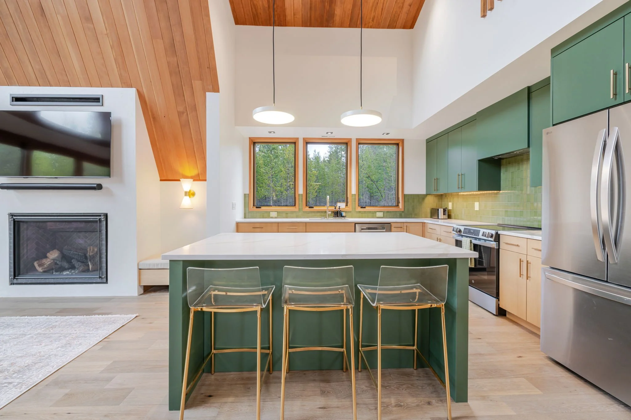 18-web-or-mls-17262 Lodgepole Lane-19.jpg