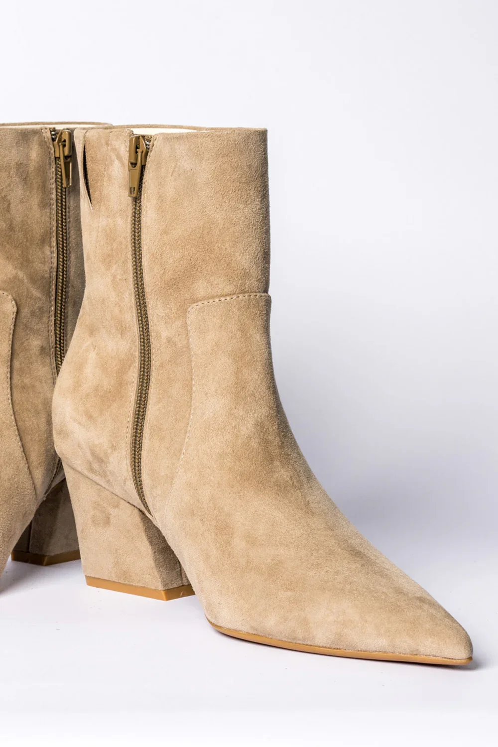 penchantboot-trufflesuede4.webp