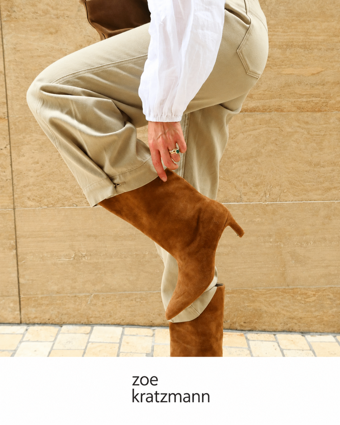 Fashion portrait with centered logo band-4.png