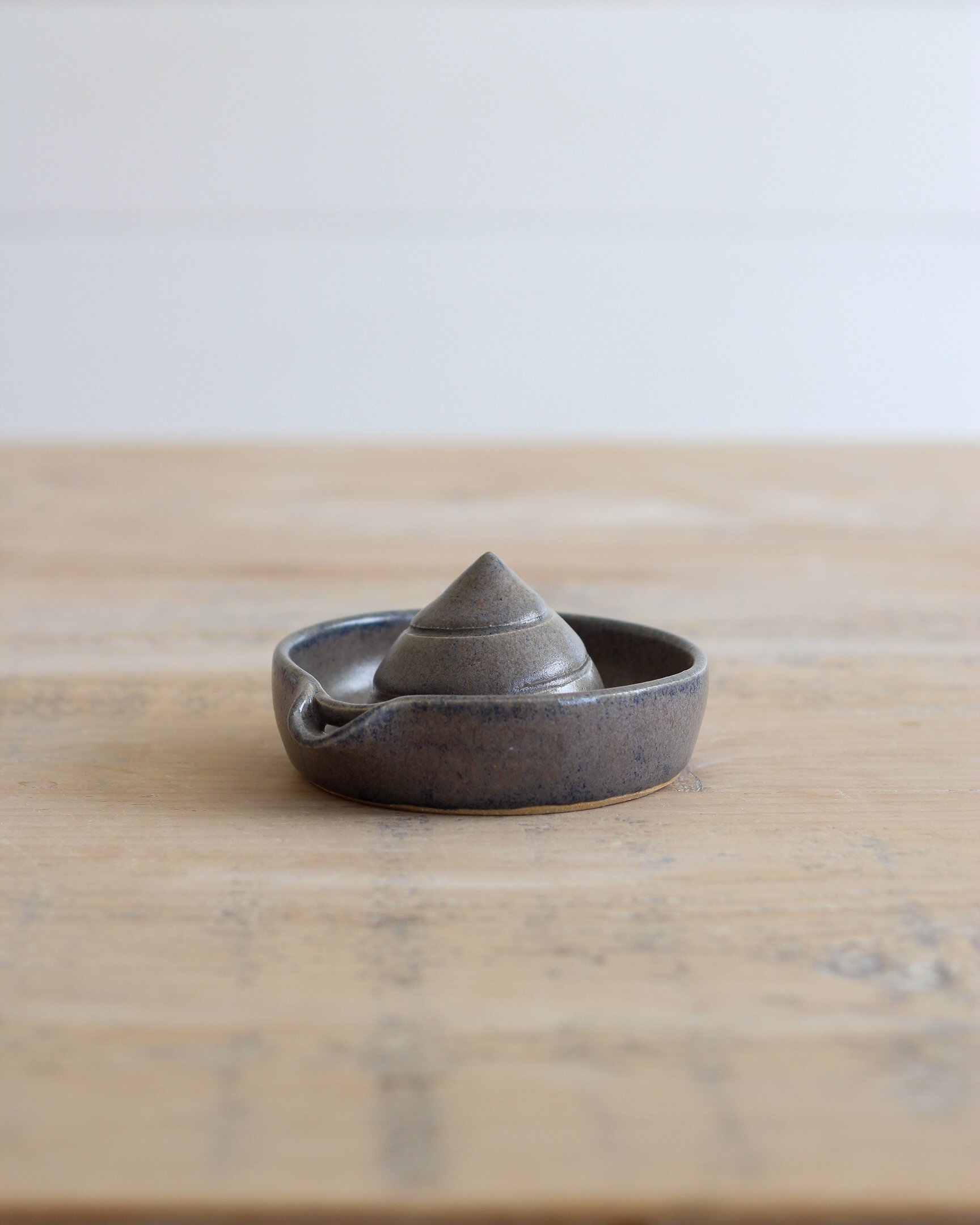 Granite Lemon Squeezer IMG_0116.jpg