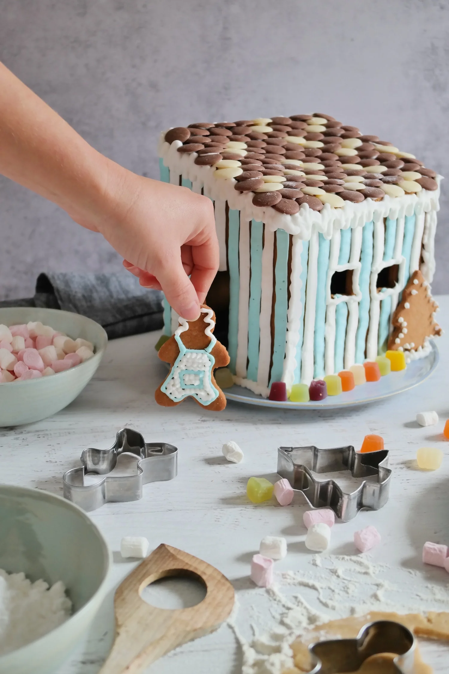 gingerbread shed.jpeg