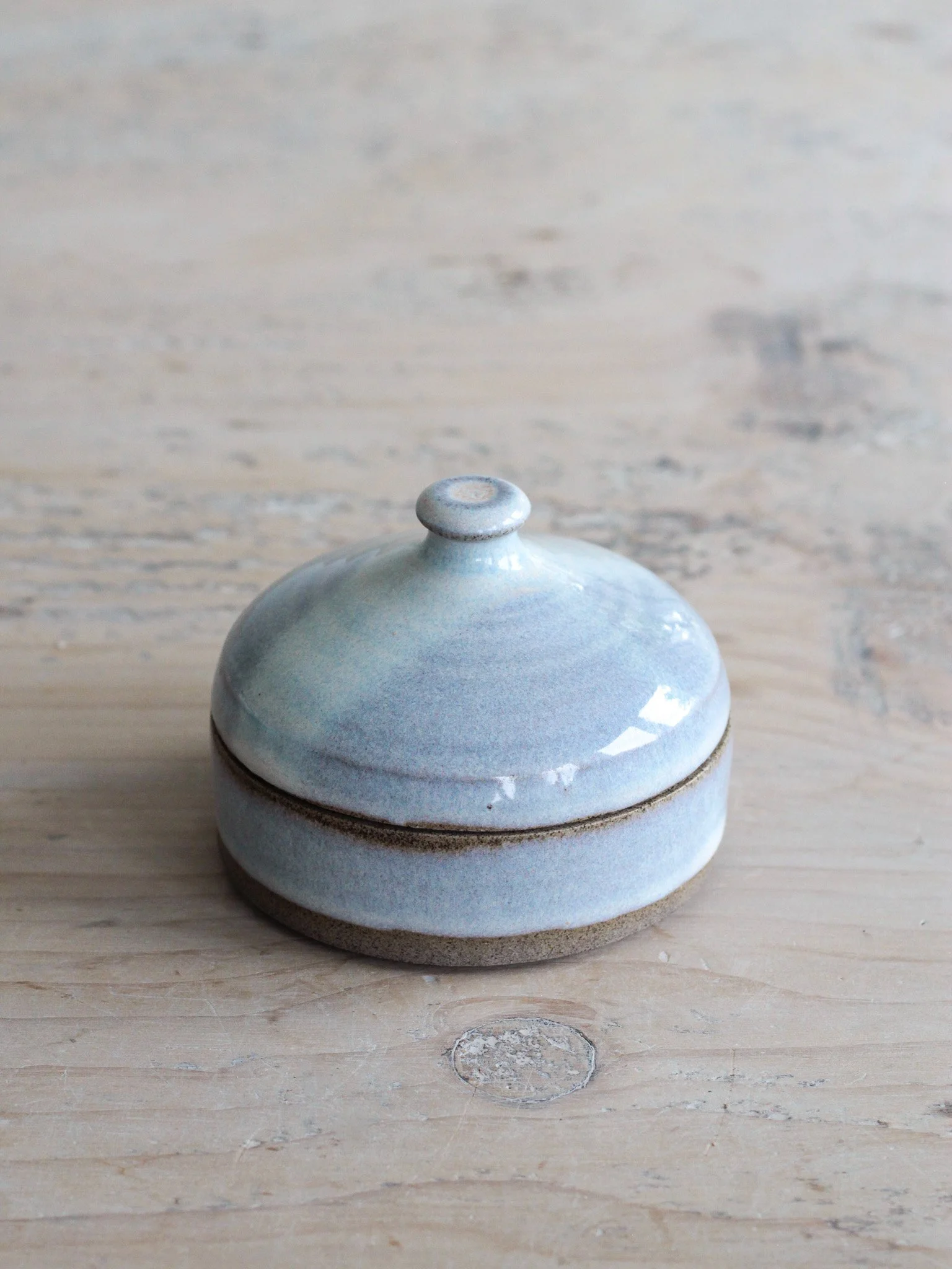 Grey Skyes Lidded PotIMG_3863.jpg