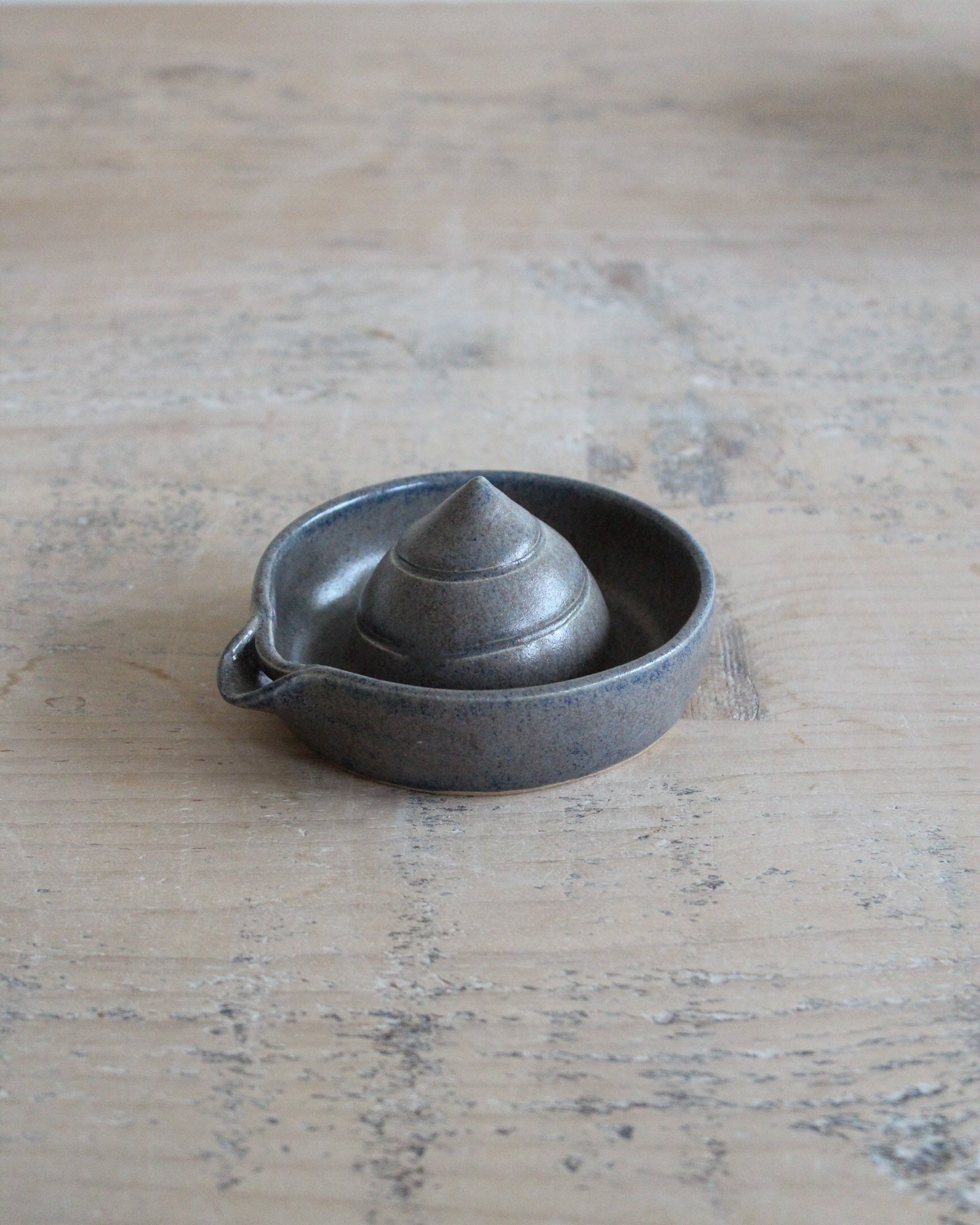 Granite Lemon Squeezer IMG_0033.jpg