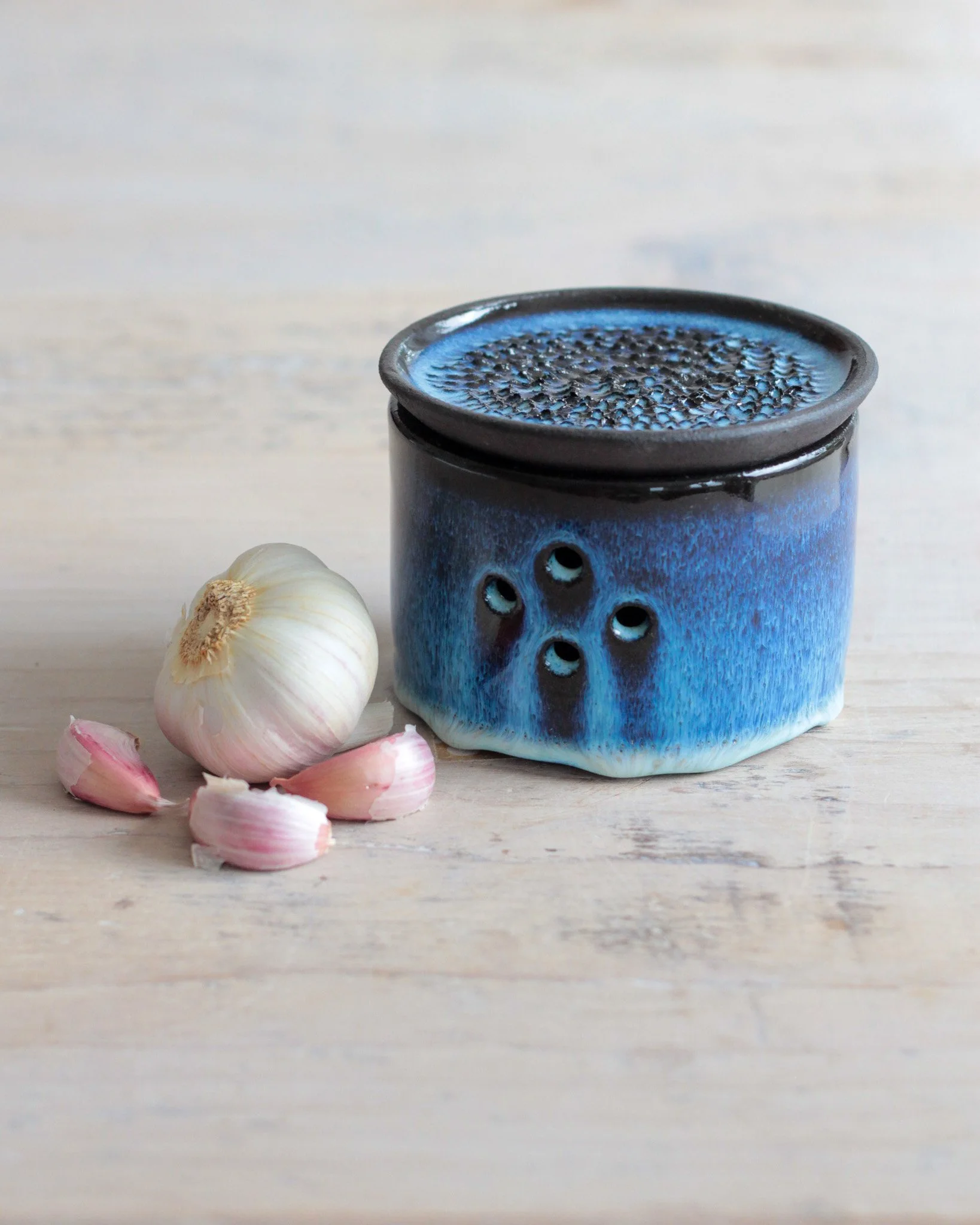 Garlic Keeper & Grater 4.jpg