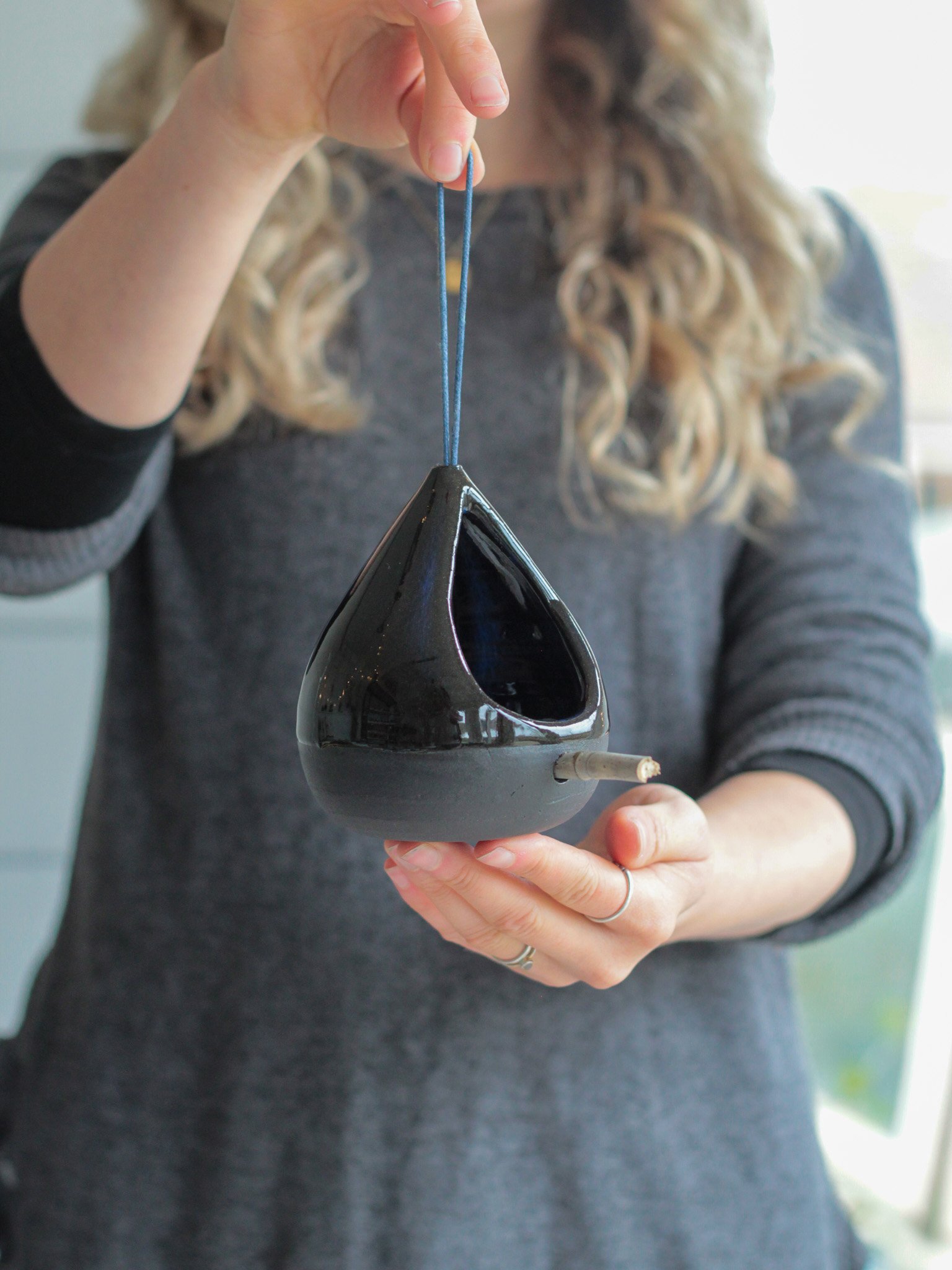 Black Skye Bird Feeder