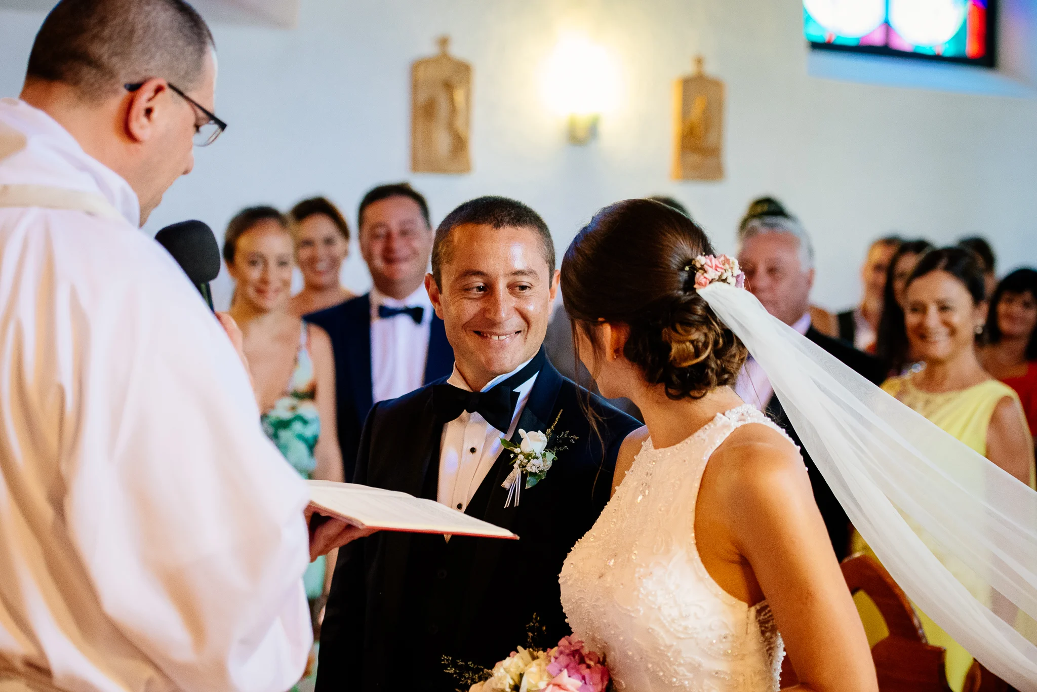 boda-bariloche-maxi-oviedo-fotografo-ramo-vestido-de-novia-34.jpg