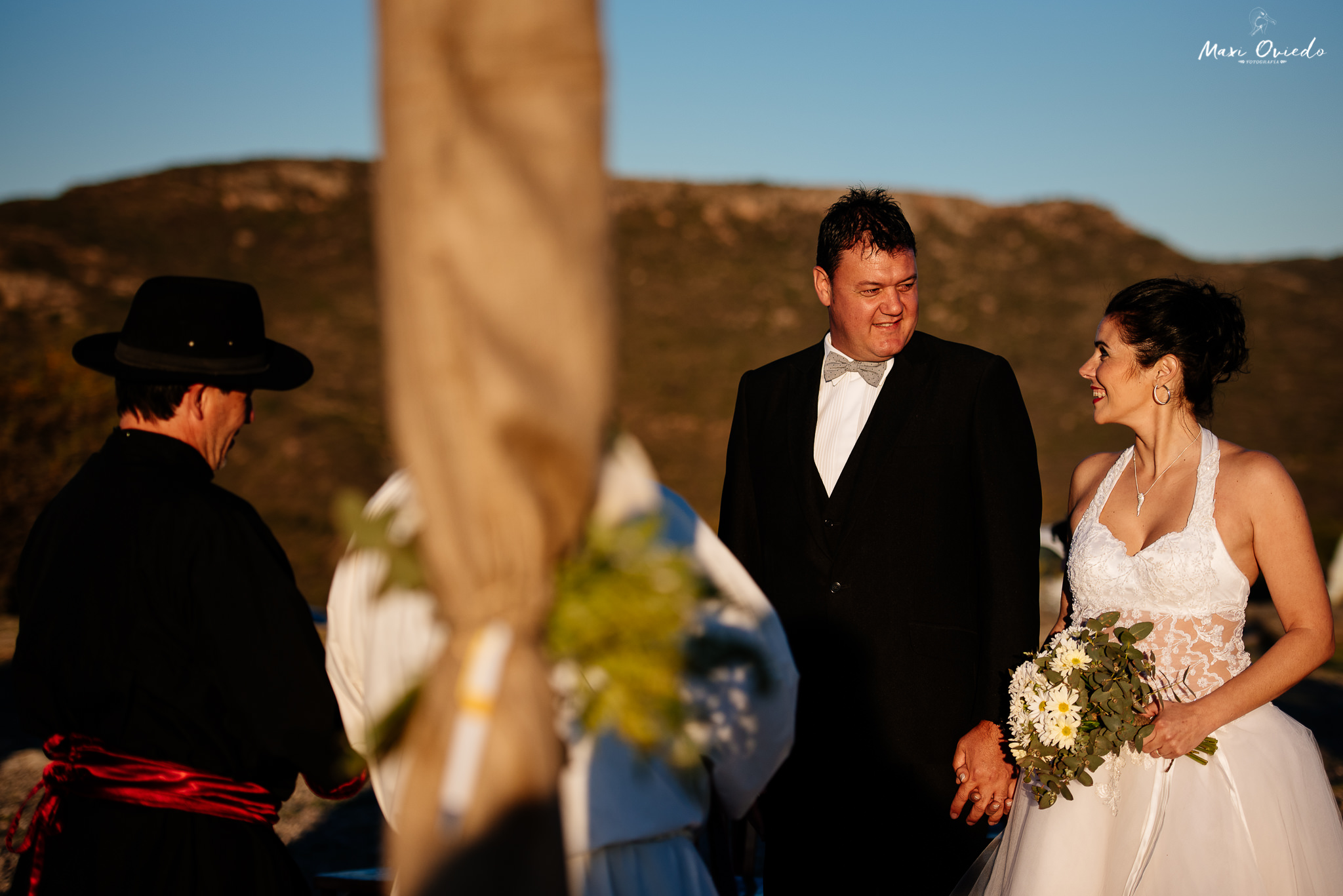 boda sextuple la cumbre cordoba cuchi corral fotografo de bodas fotografo de casamientos rosario san nicolas argentina vestido de novia ramo de novia-31.jpg