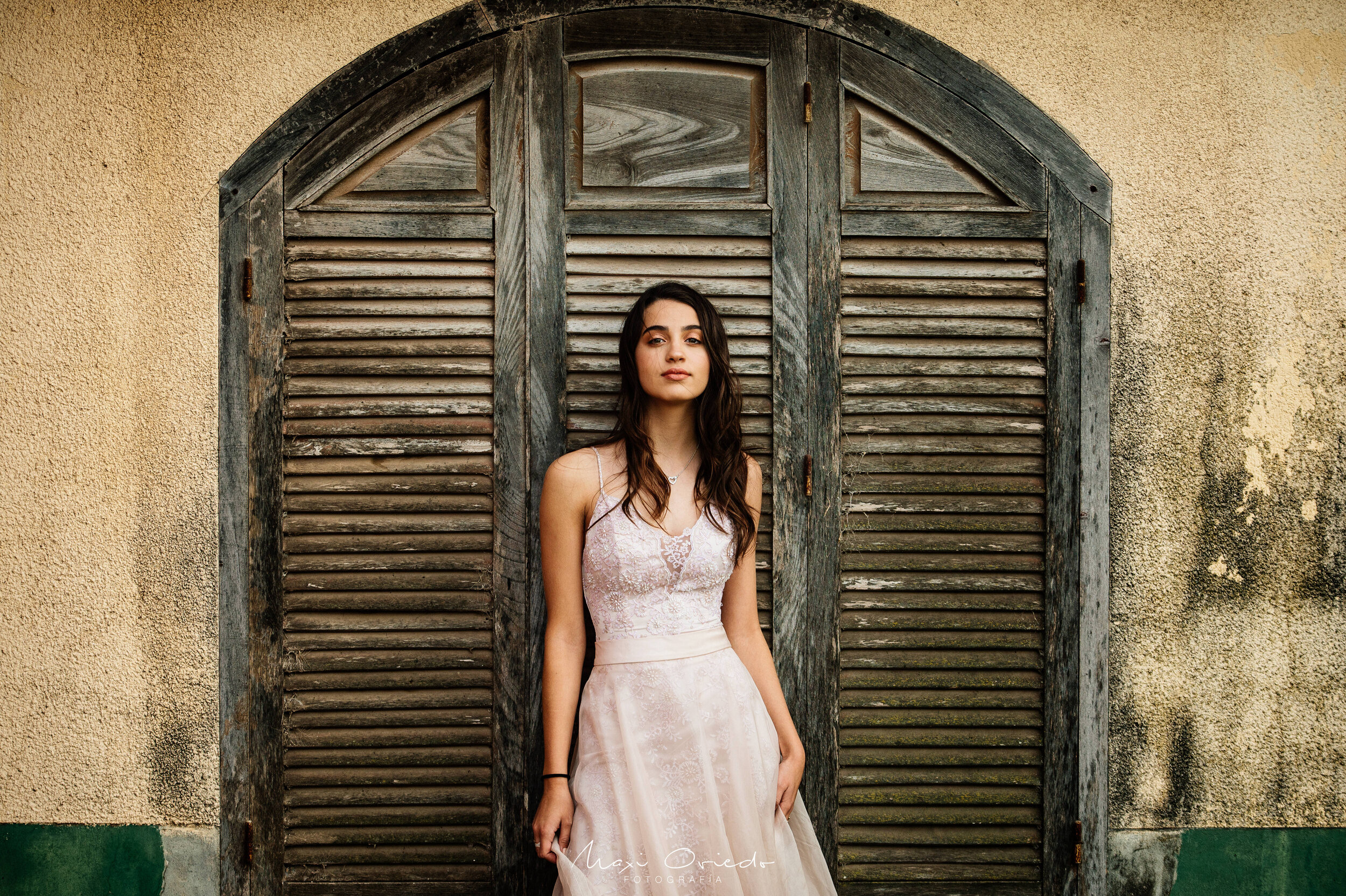 AGOSTINA, TRASH THE DRESS