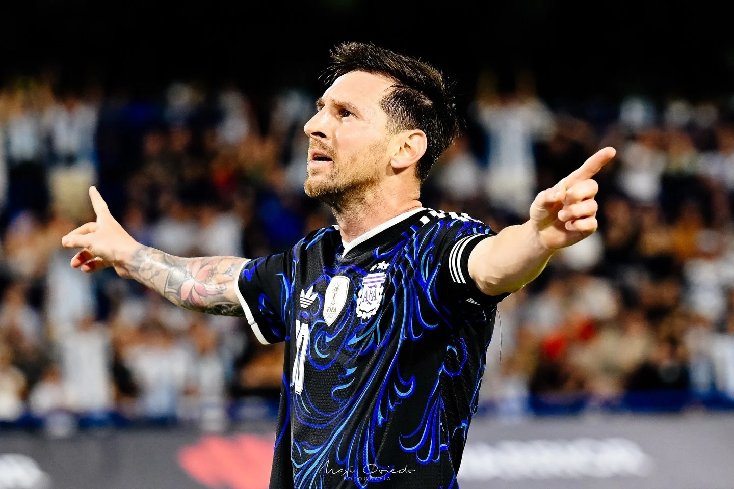 No fue un partido m&aacute;s.

Fue de esos momentos que, con el tiempo, se vuelven historia.
Capaz una de las &uacute;ltimas veces de Messi con la Selecci&oacute;n en Argentina&hellip; y yo ah&iacute;, con la c&aacute;mara, tratando de guardar algo q