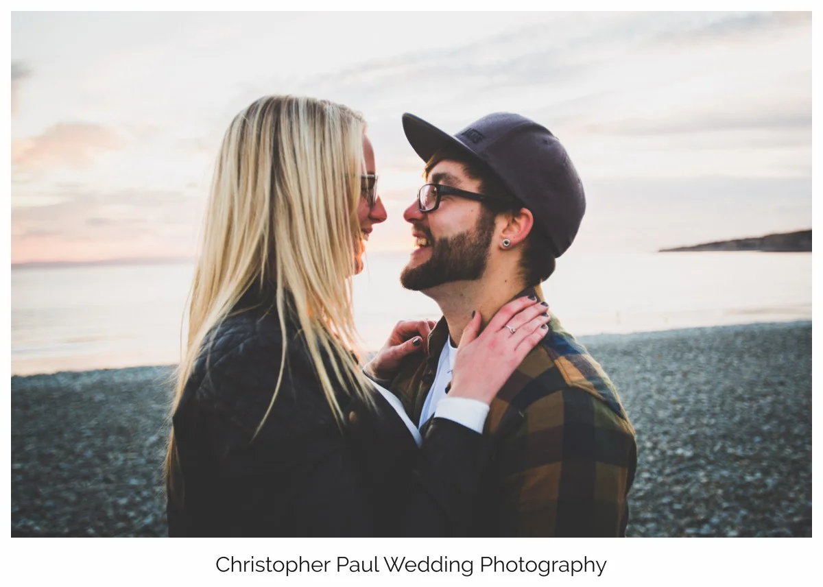 One of the many engagement shoot photos that I need to upload to the gallery. Damien and Chloe were great, we chased the sunset down over 'The Knap' beach in Barry, South Wales. 
