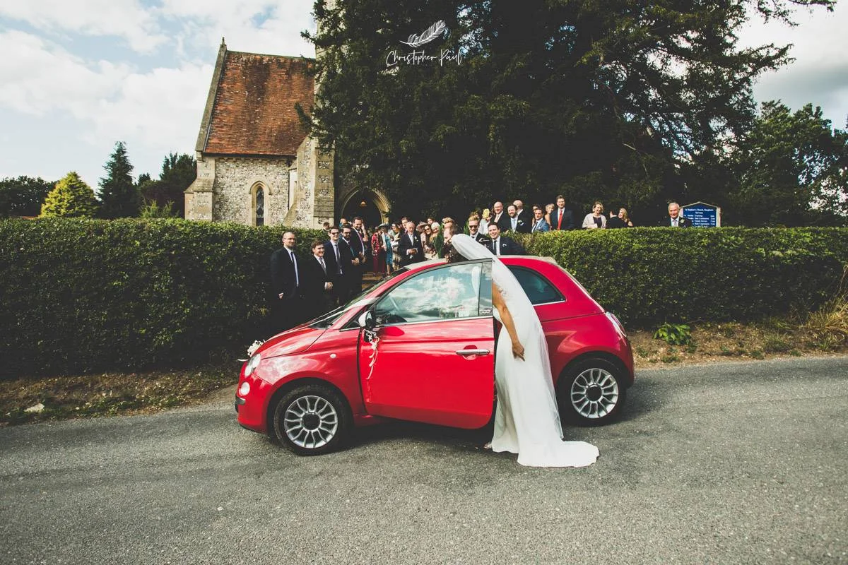 Even the colour of the wedding car had a summer vibe