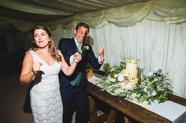 Happy Friday everyone, you made it ! I hope everyone is just as excited about their weekend as Sam is about cutting ( and potentially eating) the wedding cake ! 
#welshwedding #farmwedding #weddingphotographers #cake #onelife #excited