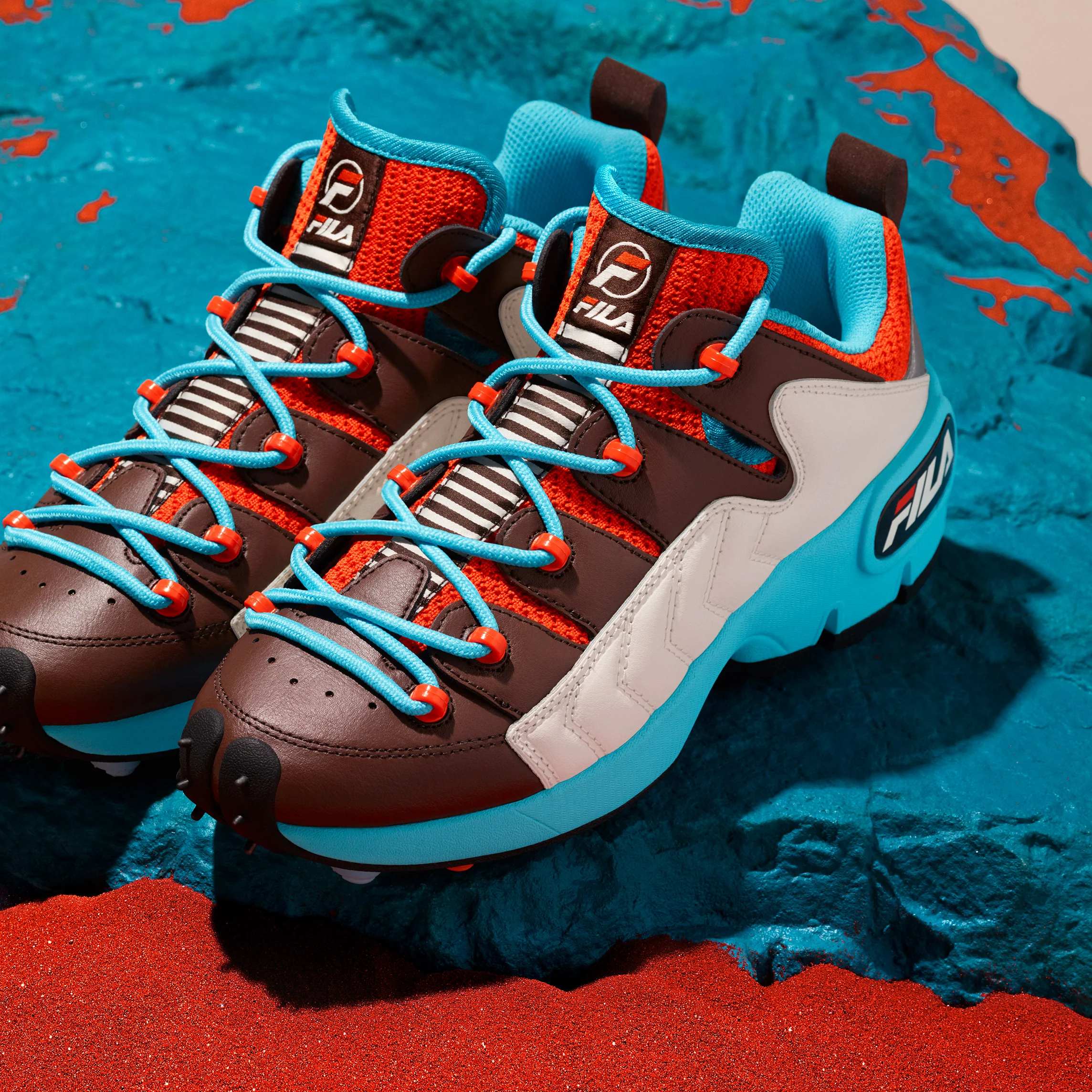 3551_NRI_FLA_02GG_051319_fila_shot2_canyon_men's_sneaker_060_300_RGB.jpg