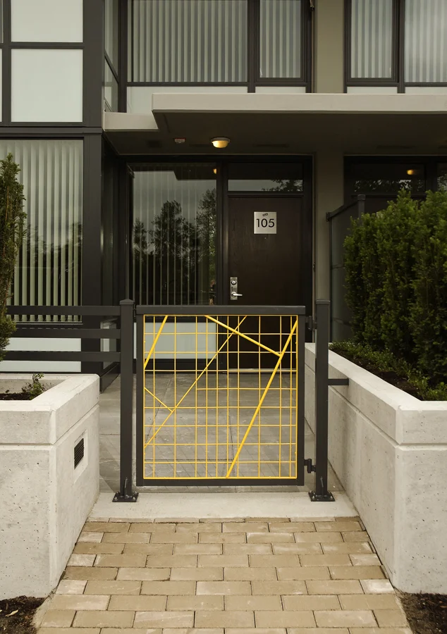 Gate_105.jpg