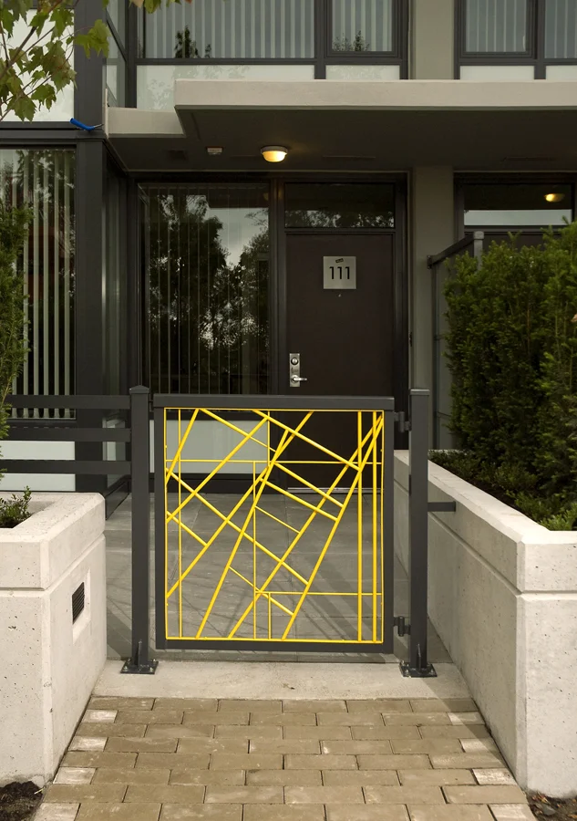 Gate_111.jpg