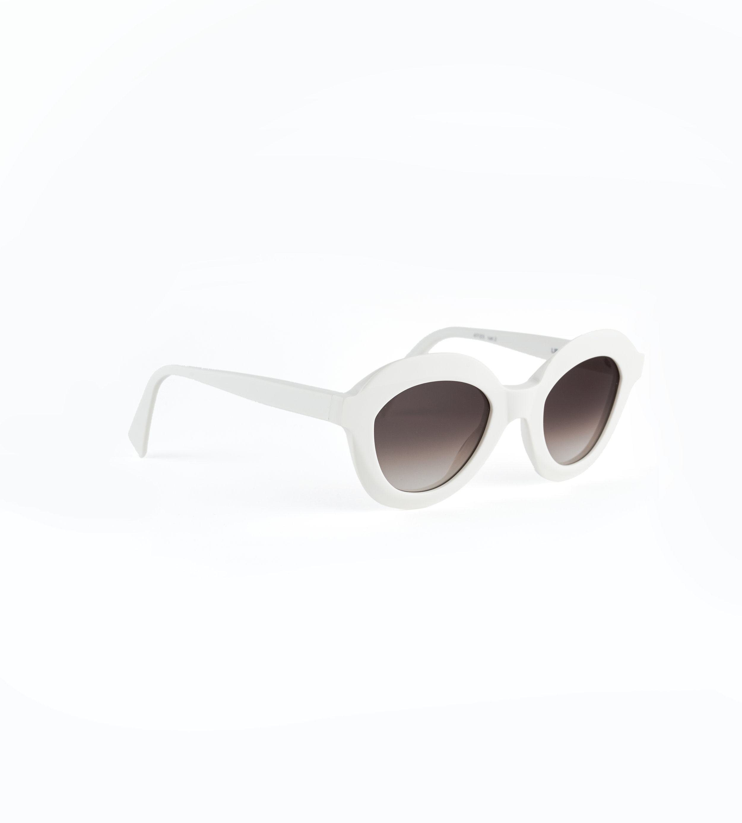FOLC_LIPS_WHITE_3QUARTERS_0843 copia.jpg