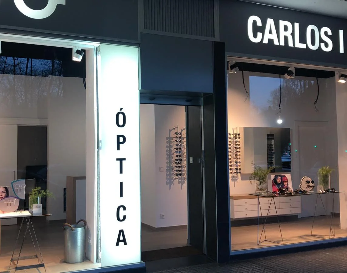 ÓPTICA CARLOS I.jpg