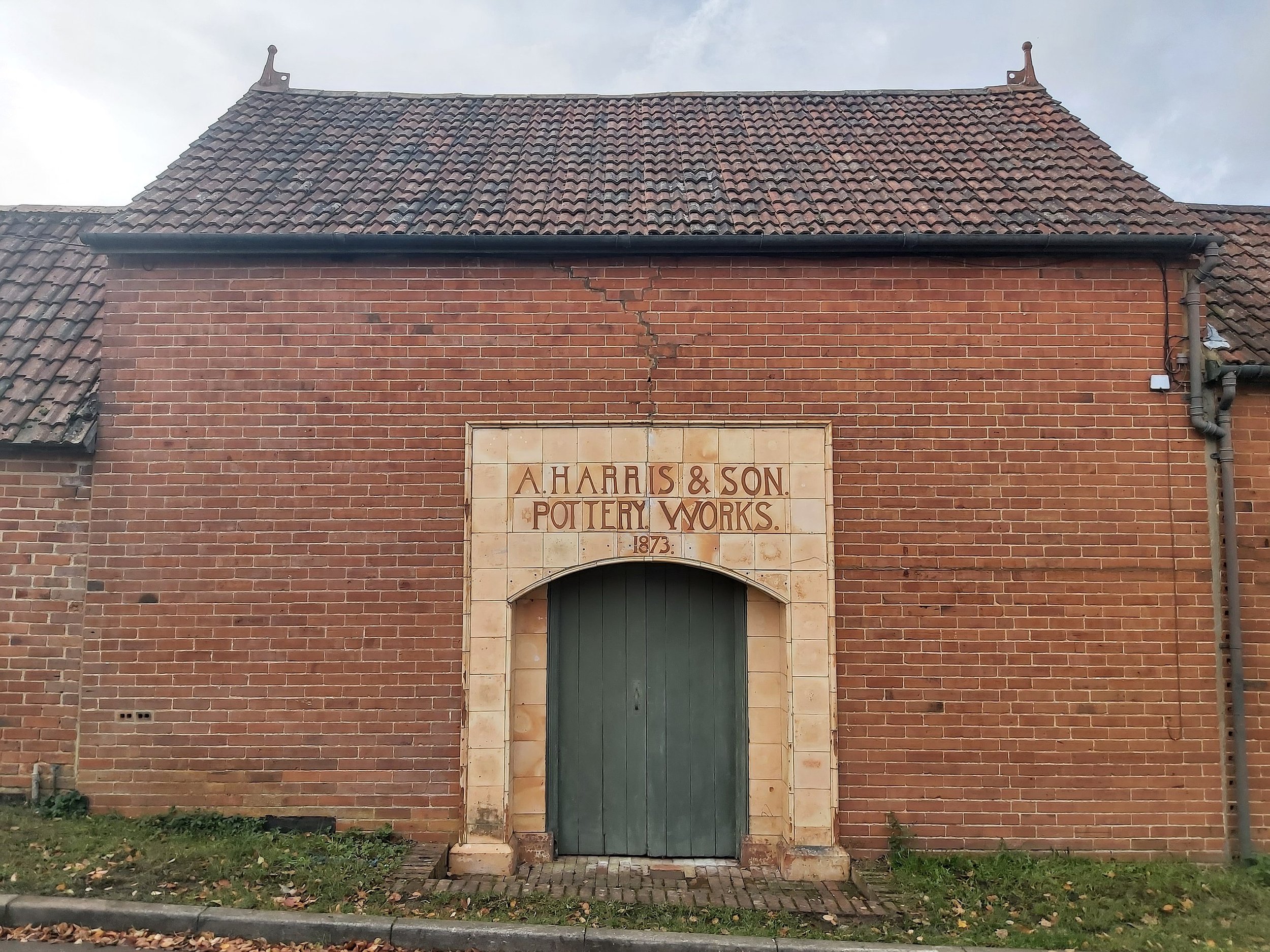 Back_entrance_to_Farnham_Pottery.jpg