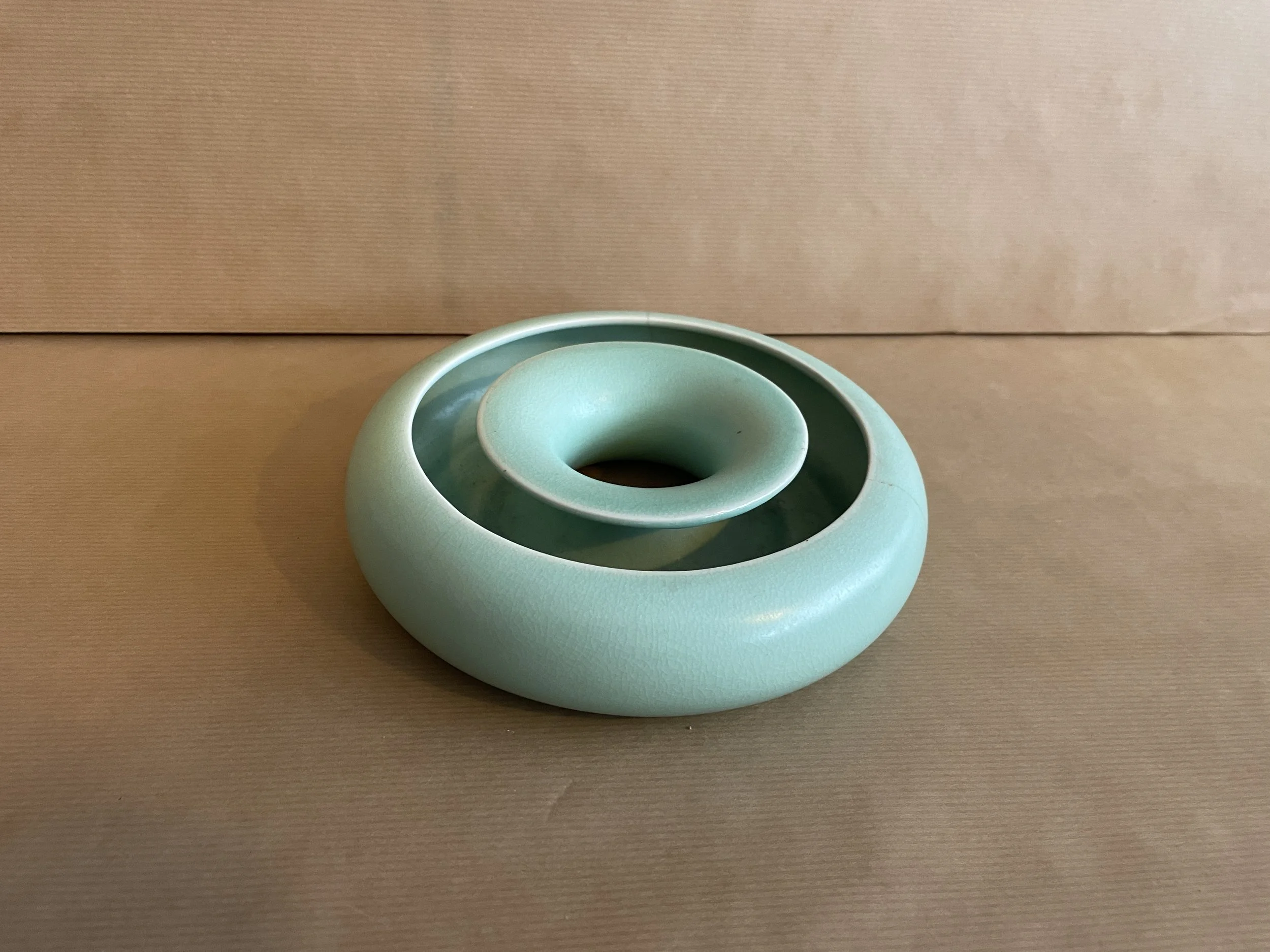 Large Green Matt Clarice Cliff Round Posy Ring