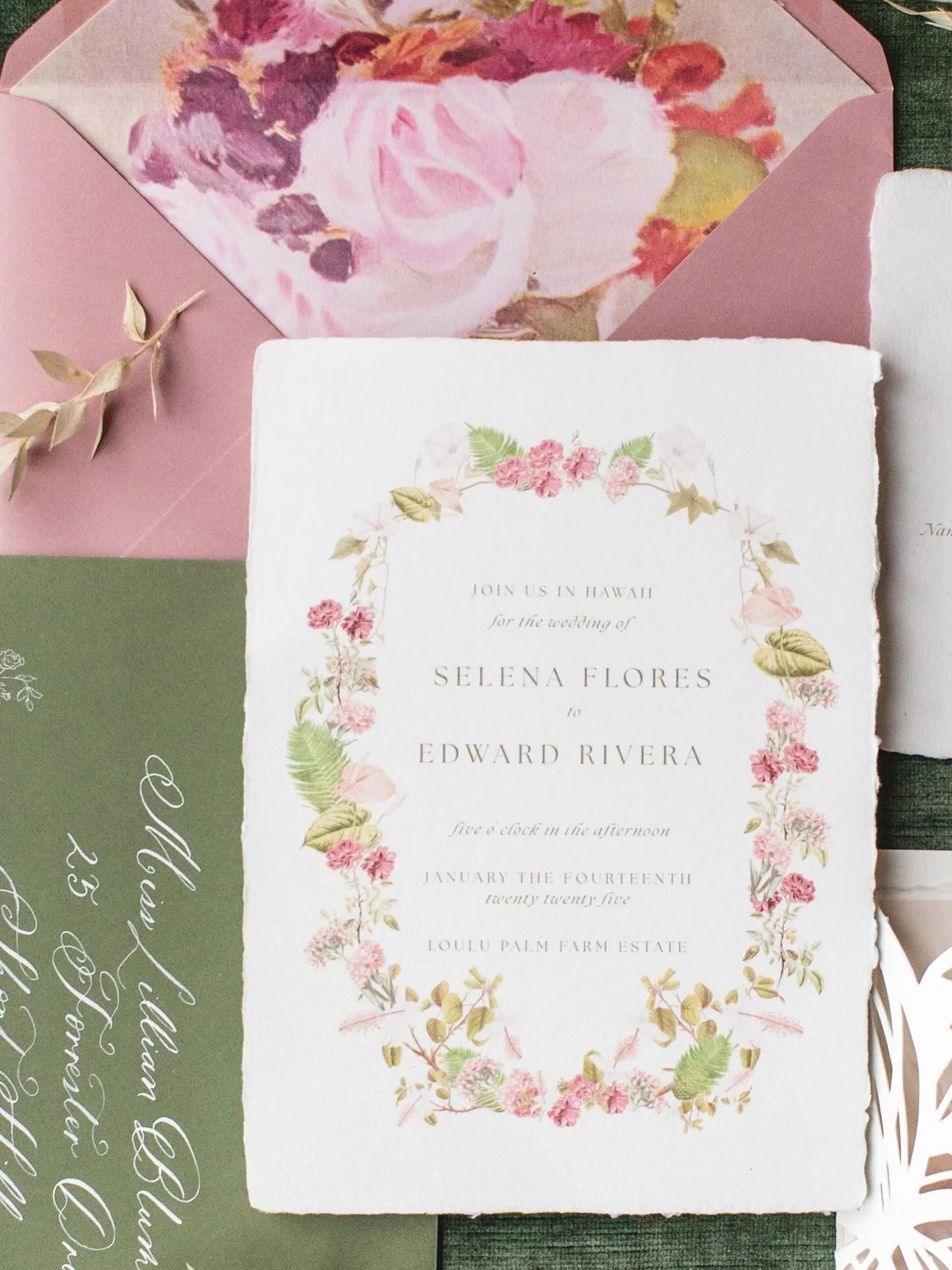 Sunny days and bright color palettes for Hawaiian weddings with @amv_weddings 

#hawaiianweddings #fineartweddings #luxuryweddings #fineartdesigner #luxurystationery #americanweddings #dreamweddings