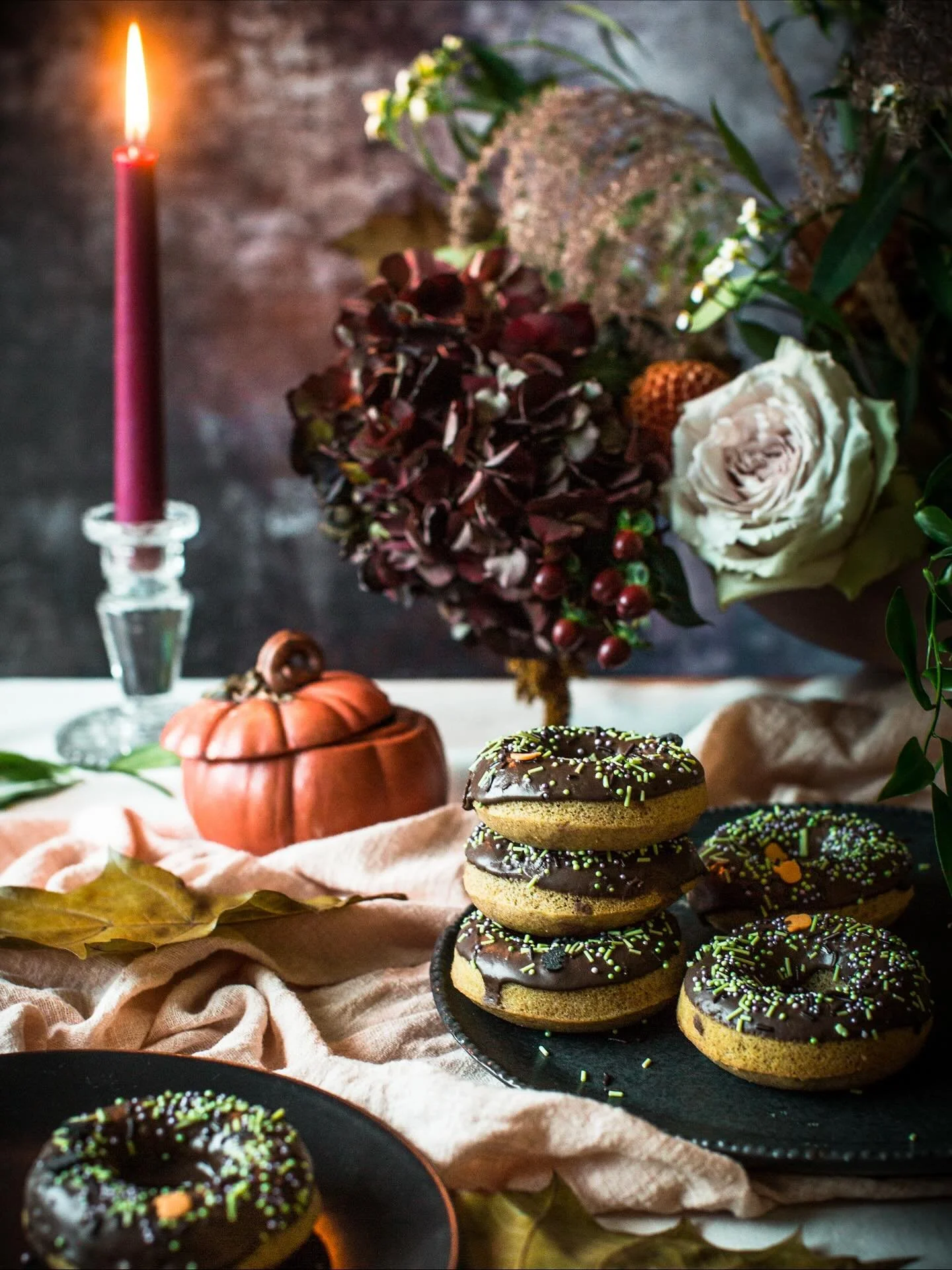 Styling, feasting and photos (well it is Halloween)
Donuts, marble cake, buttermilk chai and praline hazelnut cakes. 

Which would you choose?
#feasting #halloweenbakes #stylingtheseasons #scottishphotographer #scottishstylist
