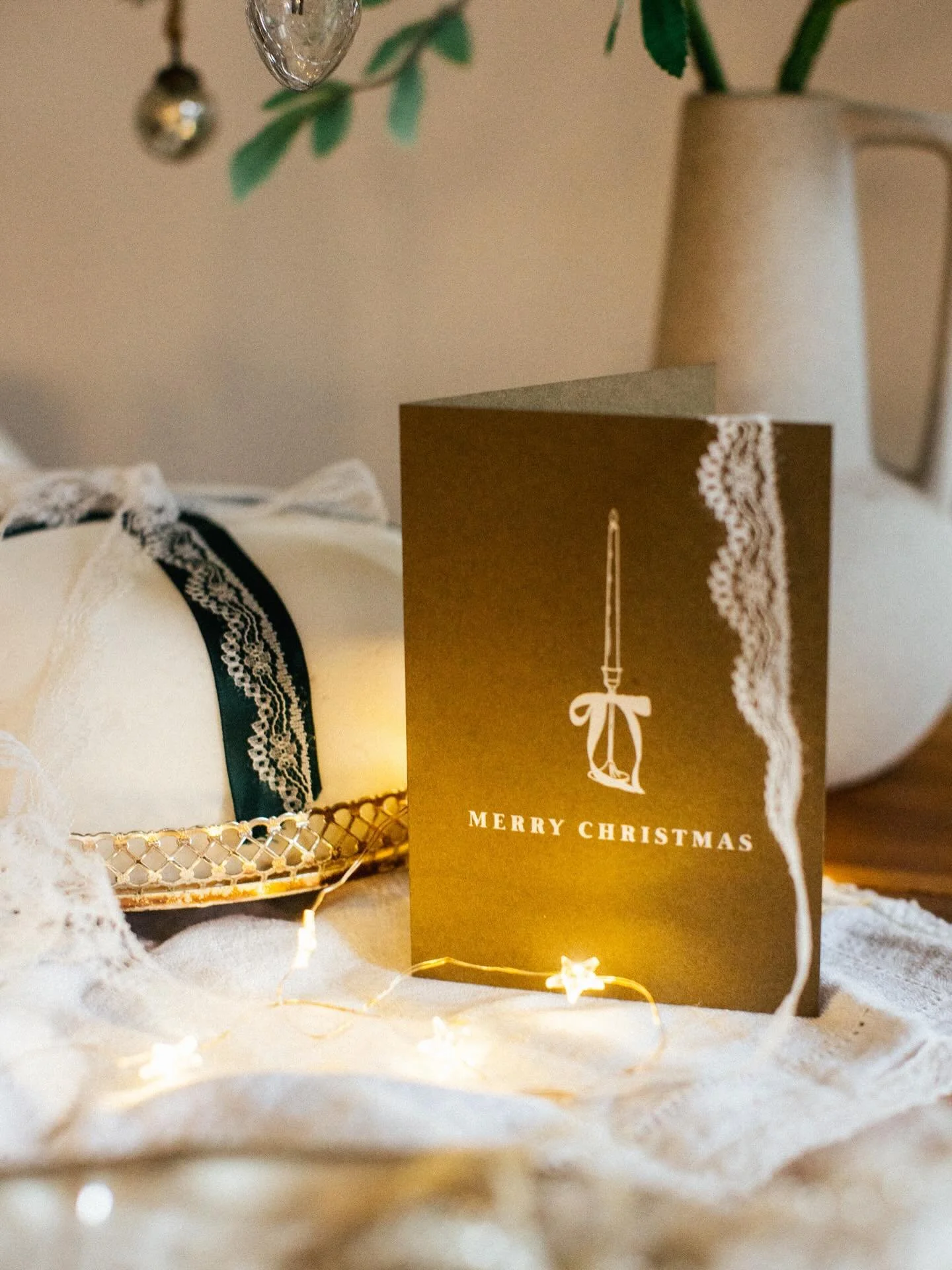 Stationer confession&hellip; not all Christmas cards made it into the post this year (weddings ahoy will do that).

I did create these silver-foil beauties for @wearegloam and document my Christmas cake rather thoroughly, which surely counts for some
