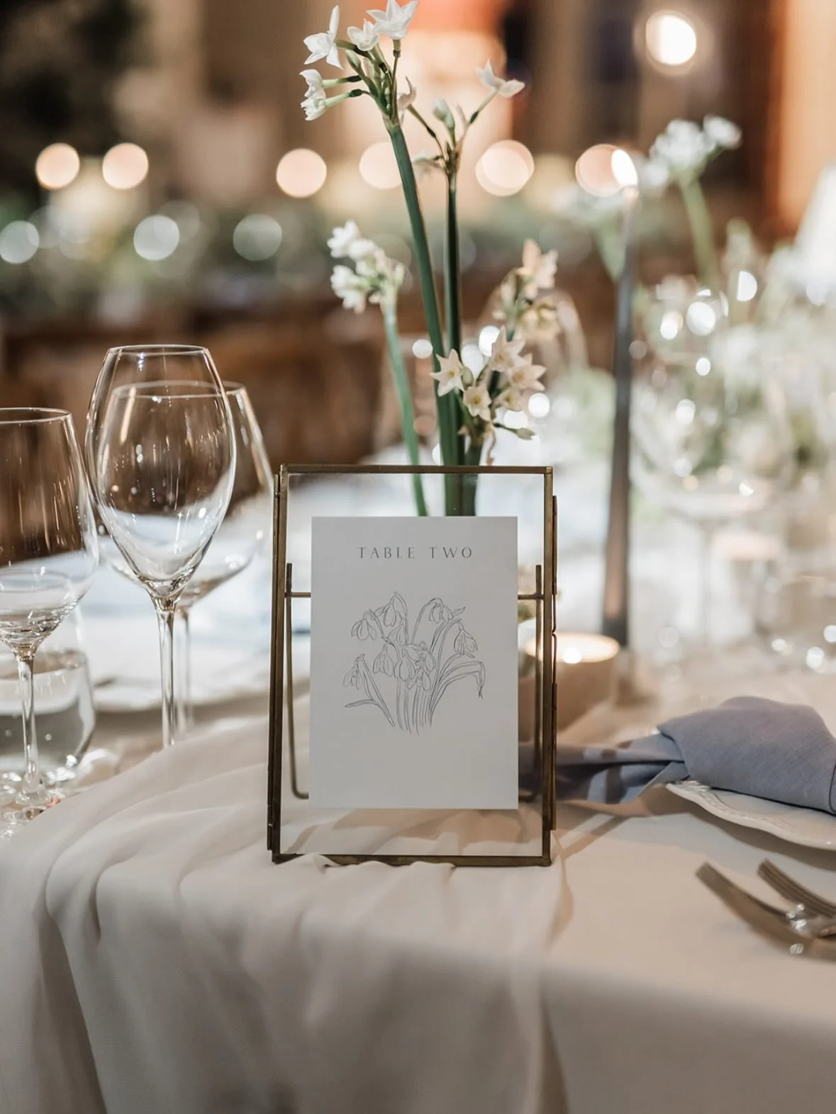 Winter weddings will always hold a little magic in my books. C &amp; R&rsquo;s gorgeous celebration at @kirtlingtonpark was a true ode to the season, from the soft, romantic florals to the stationery details that echoed them throughout the day.

Seas