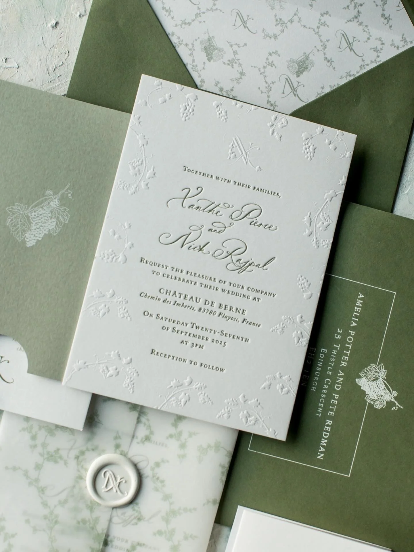 I often think that building an invitation suite is like building an outfit.
You start with a strong main piece, then layer in complementary elements that feel considered, interesting, and intentional.
Subtle shapes (can you spot the grapes and whippe