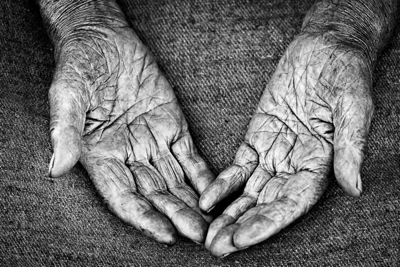 old-praying-hands.jpg