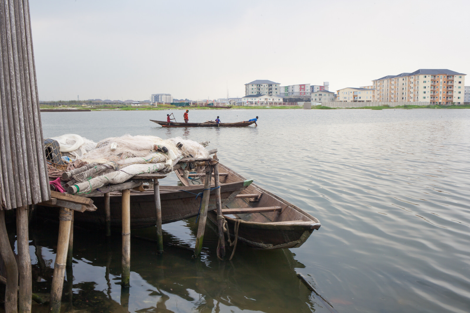 The peninsula is part of Lekki in the south of Lagos. Much of the surrounding land is owned by the powerful Elogushi family. Lekki is now home to some of the fastest developing neighborhoods in sub-Saharan Africa. The land prices in Lagos have skyrocketed following the oil boom.