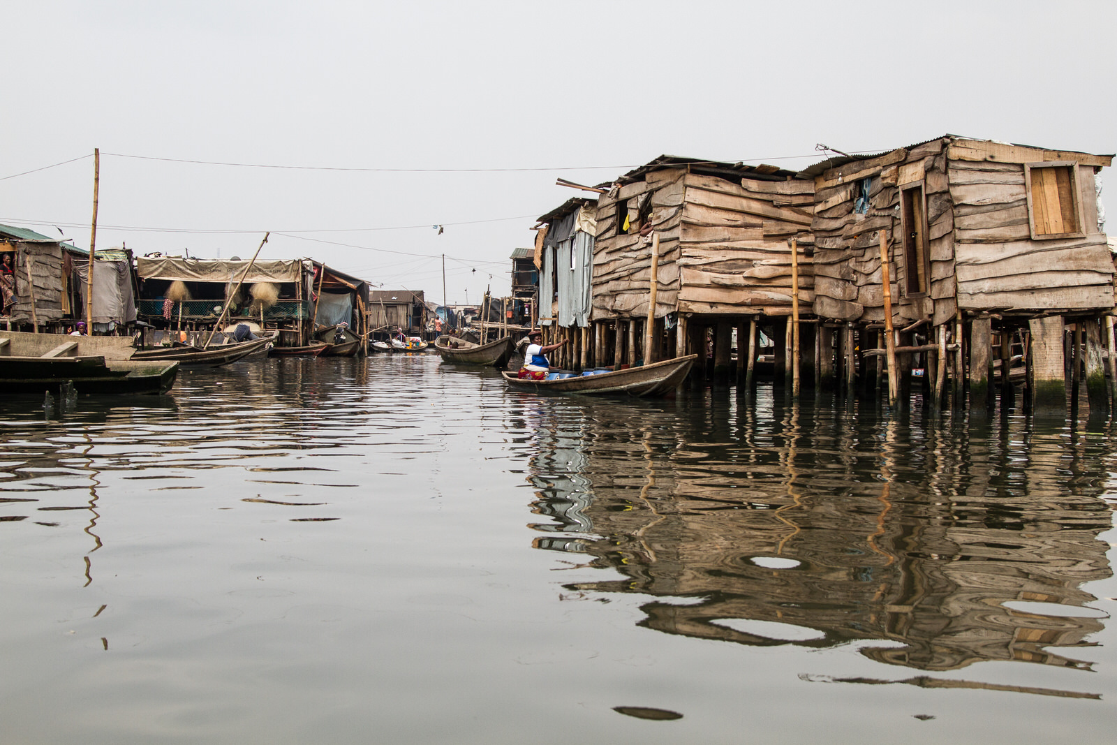  Sogunro is one of the six "villages" that make up the larger Makoko area. The community is one of many waterfront settlements, and is spread across land and water. 