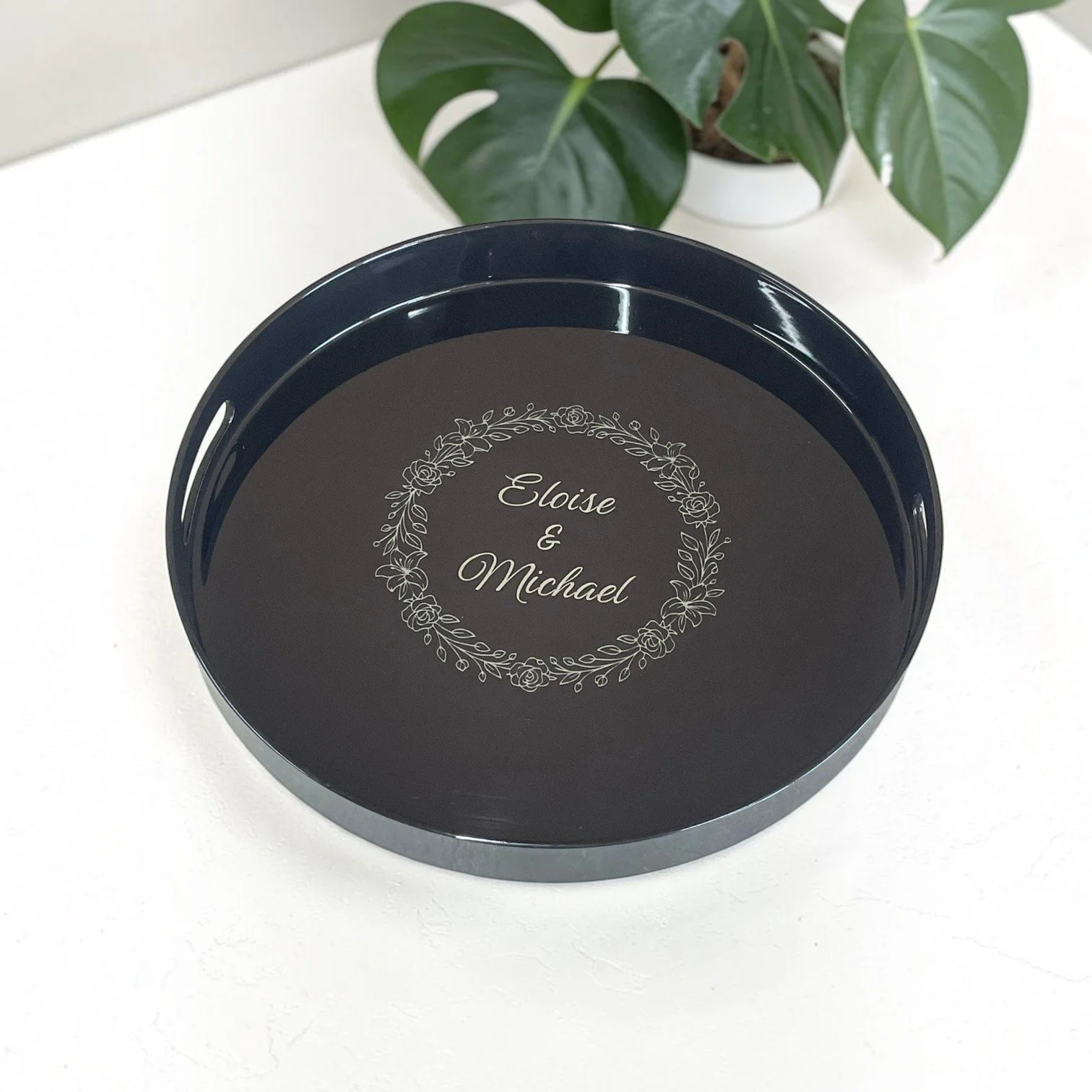 ROUND BLACK TRAY 1.jpg