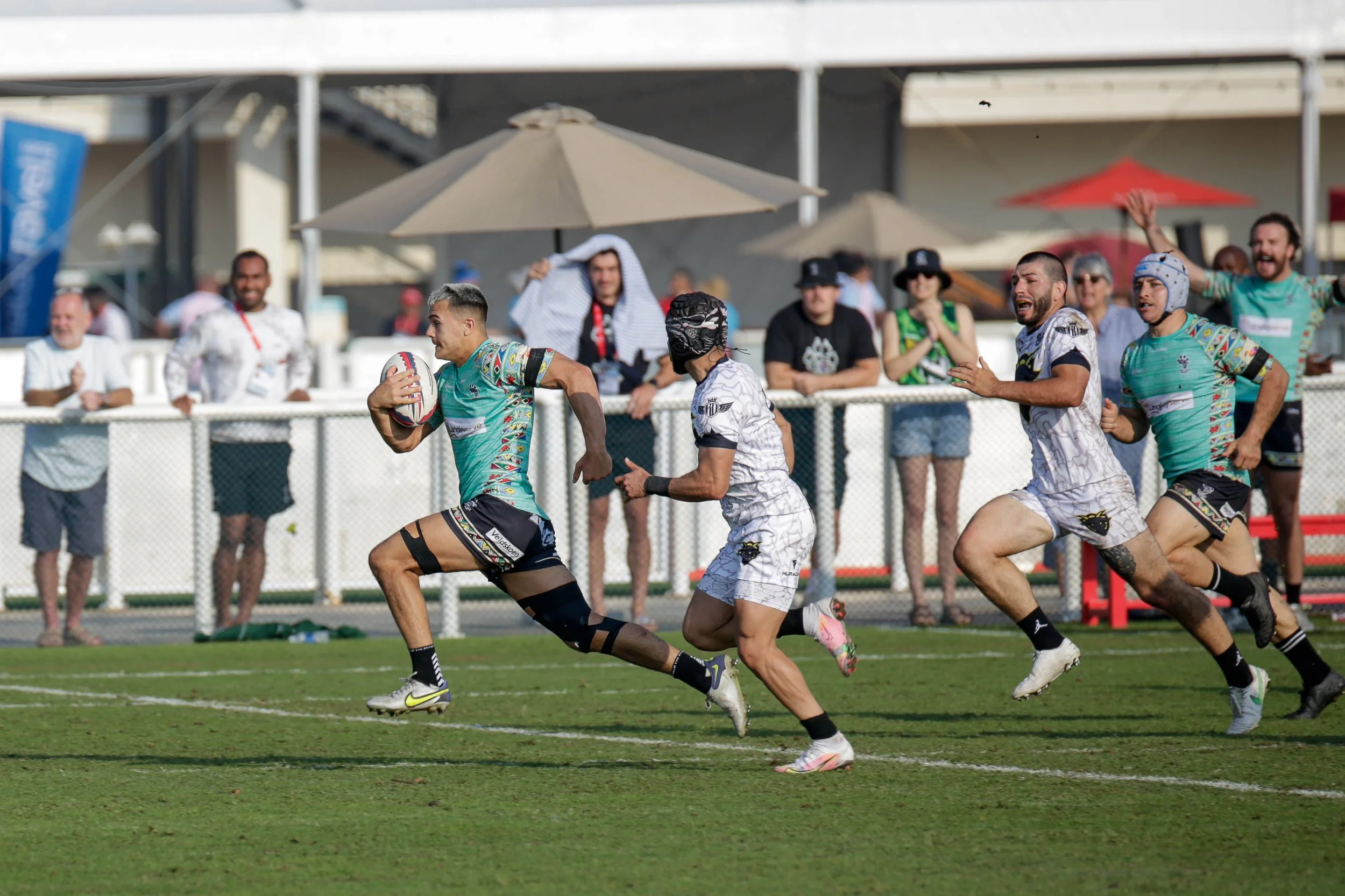 _P5D2795Dylan on charge - Try.jpg