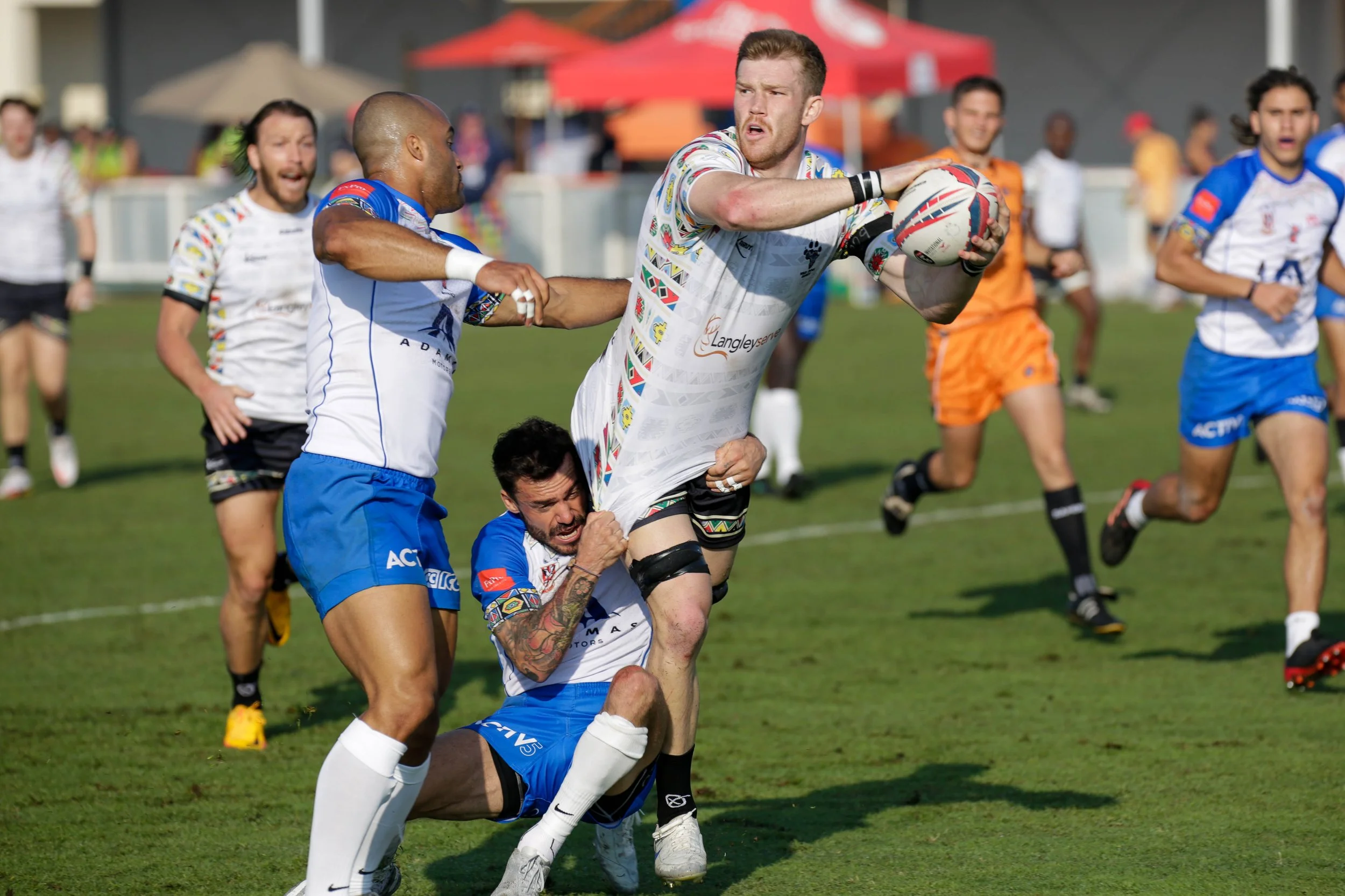 _P5D3388G on the run.jpg