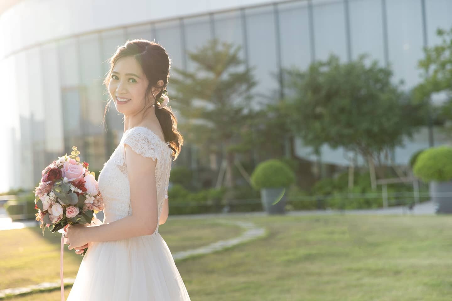 感謝客人的信賴，讓我們團隊把他們重要的一天留住。

www.HKWeddingPhoto.com

Sharing a sweet moment from our client's wedding, big congrats to Janet and Wayne!

#九龍海逸君綽酒店 #HarbourGrandKowloon
#香港婚紗攝影 #香港婚禮攝影 #hongkongwedding #hkweddingphotographer #weddingphoto #weddingphotogr