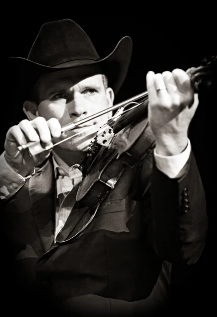 Jason.Roberts.Fiddle.Performance.jpg